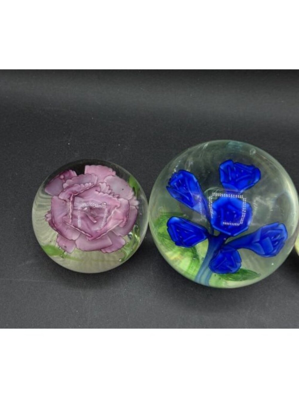 LOT 4 Art Glass Paperweights Yellow Blue Pink Flowers Mixed Sizes - Picture 6 of 14